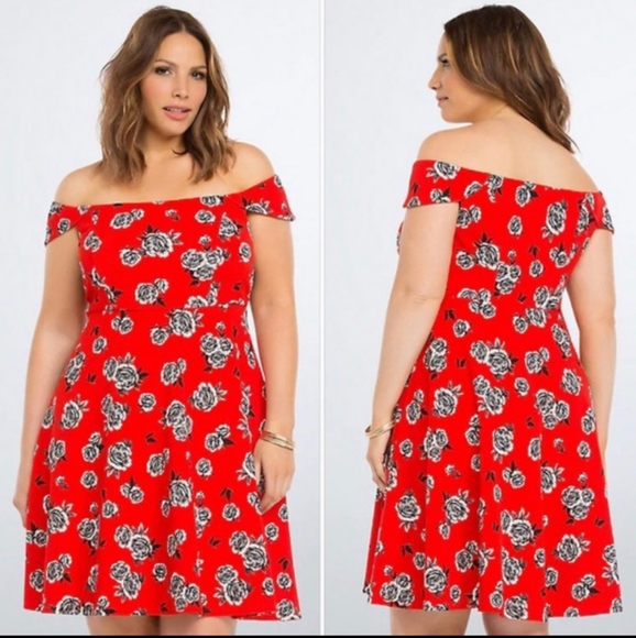 Red Rose Dress - Picture 2 of 2